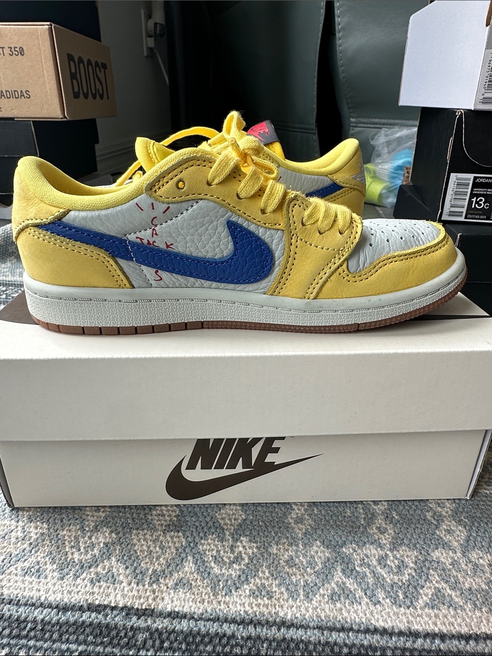 Jordan 1 Low OG SP (PS) Kids Travis Scott Cactus Jack Canary/Racer Blue Sneakers